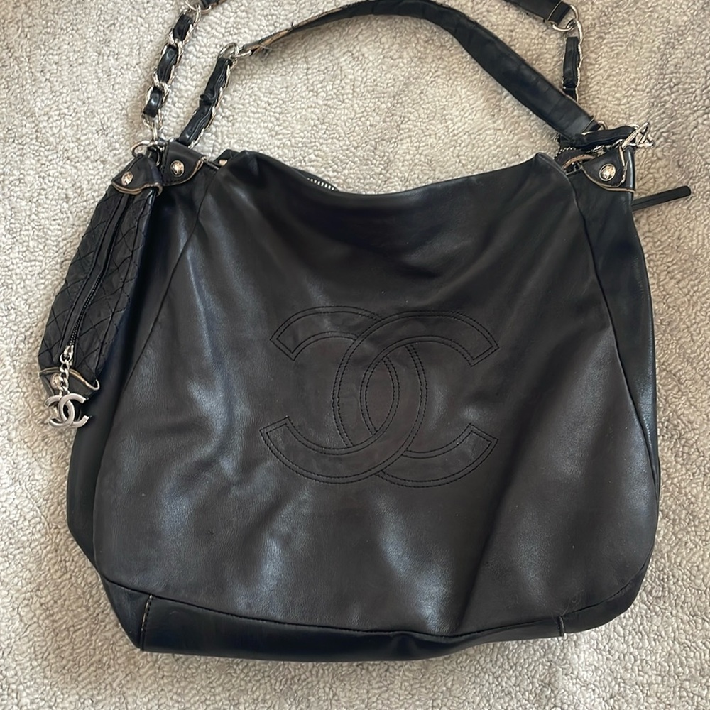 Authentic Chanel Lambskin hobo bag 2009 collection